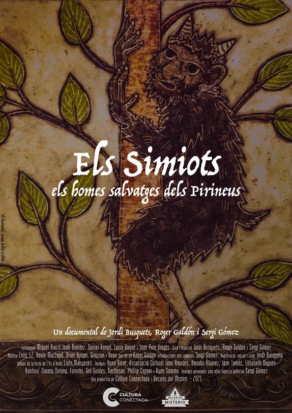 Pòster del documental 'Els simiots'. Mostra el dibuix d'una criatura peluda, amb aspecte de simi, que s'enfila per un tronc d'arbre. Al seu voltant, hi ha una enfiladissa amb fulles. El fons és d'un color crema amb una textura de paper antic. El títol, 'Els simiots', es troba a la part central amb lletres blanques de traç irregular. A la part inferior, es troben els crèdits, que inclouen els noms del director, Jordi Busquets, Roger Galdón i Sergi Gómez.